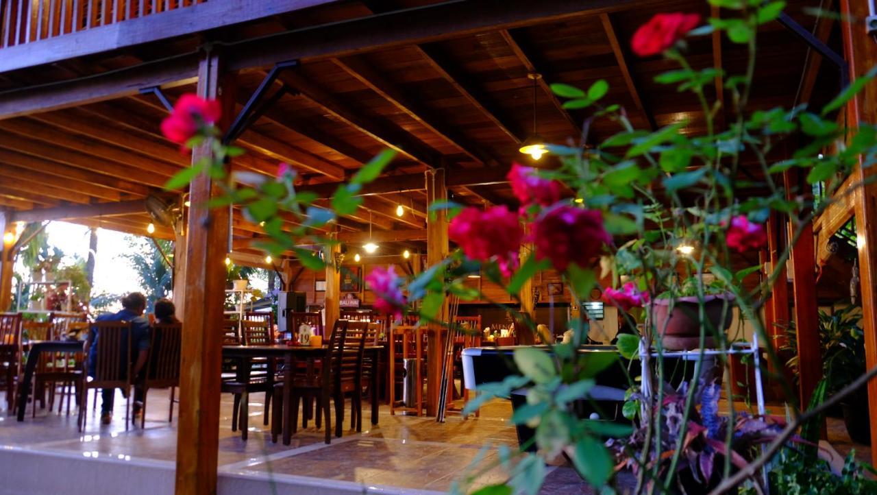 Air Manis Hillside Villa Cafe & Resto Padang  Zewnętrze zdjęcie